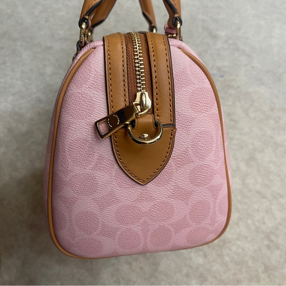 Coach 2026 Powder Pink Medium Rowen - Picture 5 of 16